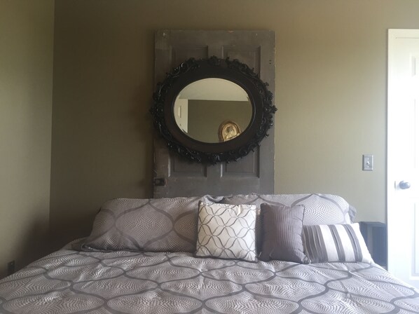 3 間睡房、熨斗/熨衫板、上網、床單