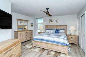 Room - Welcome to Unit 502 at House of the Sun! (Sarasota)