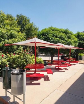 Outdoor dining - Private Room near US Consulate (juarez)