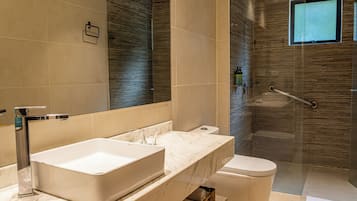 Superior Double Room, 1 King Bed | Bathroom | Shower, designer toiletries, hair dryer, towels