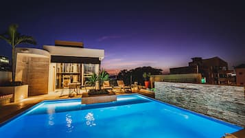 Outdoor pool, pool loungers