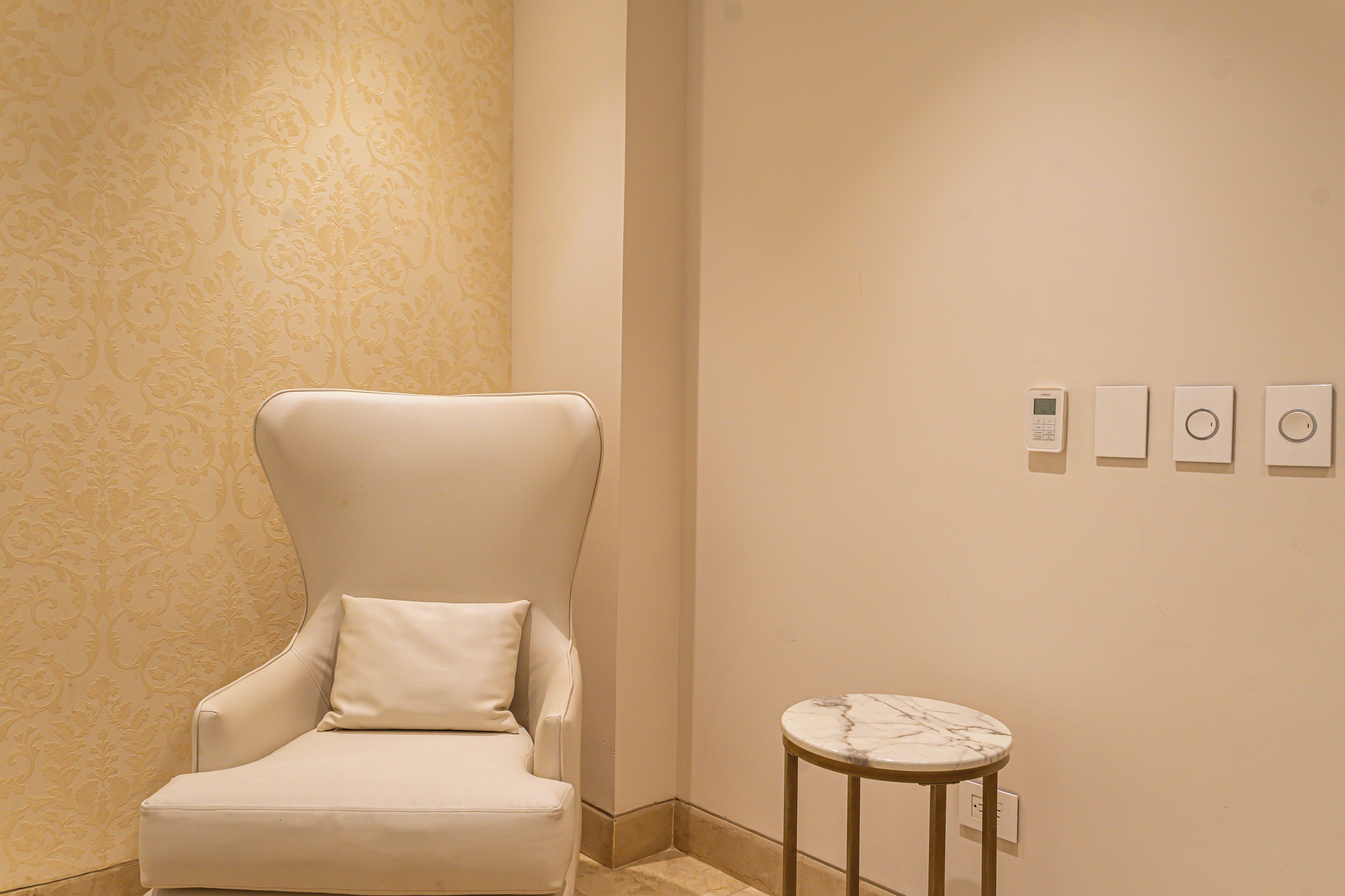 superior double room, 1 king bed | living area | 40-inch flat-screen tv with digital channels