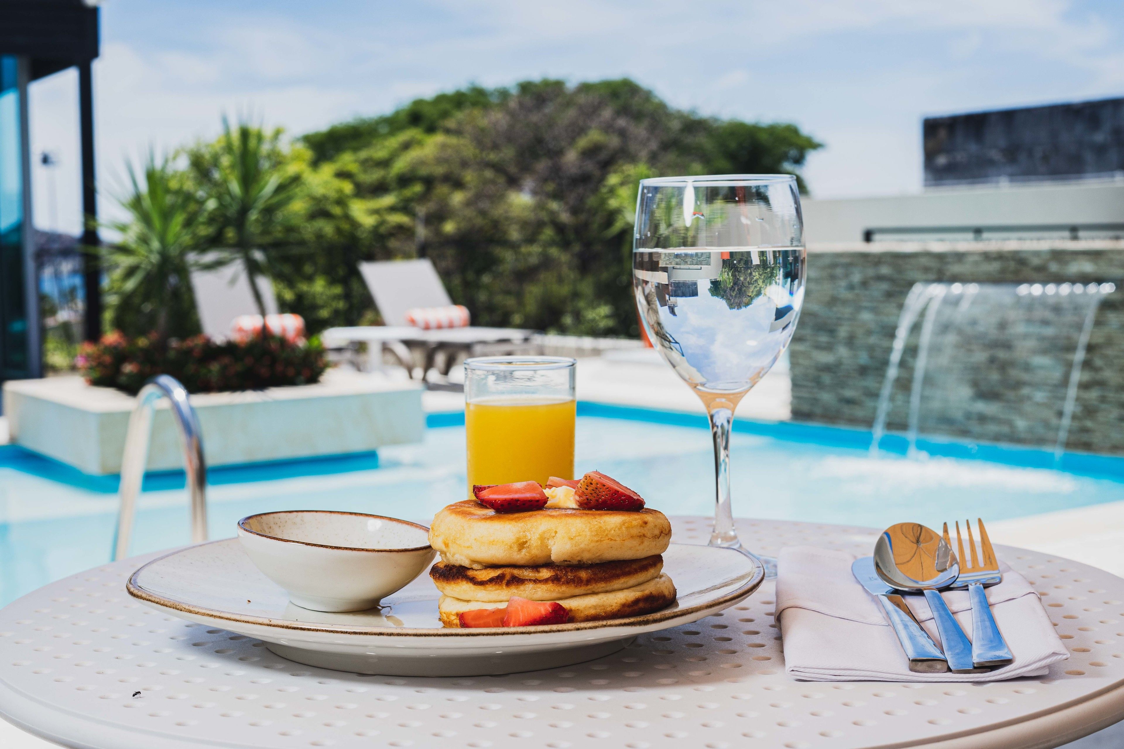 free cooked-to-order breakfast