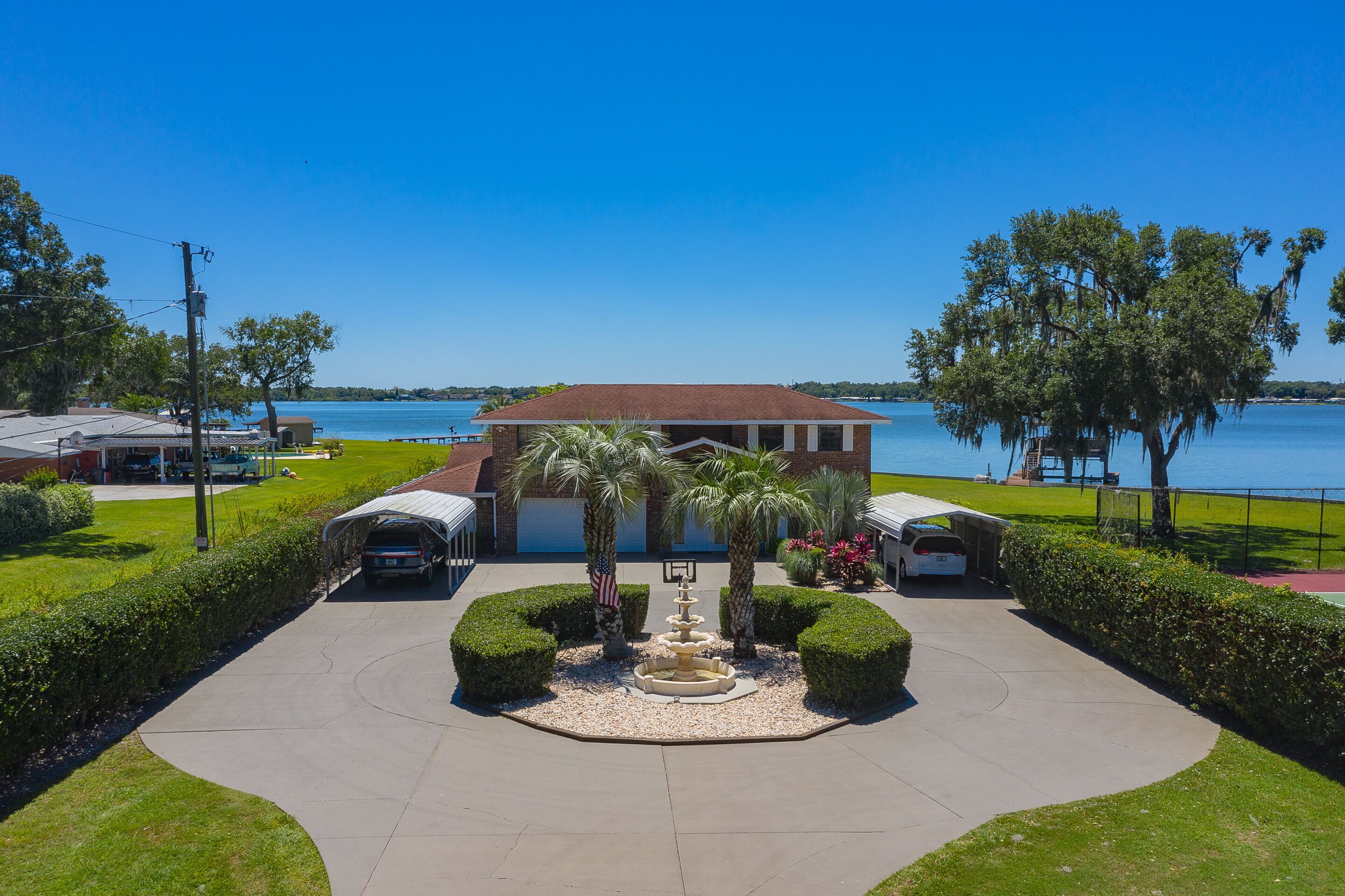 LAKE HOUSE FAMILY GET AWAY WITH A  POOL!