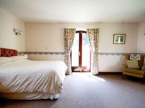 2 bedrooms, iron/ironing board, WiFi, bed sheets - A wonderful farm retreat (Beaminster)
