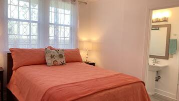 1 bedroom, pillowtop beds, iron/ironing board, free WiFi