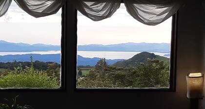 MONTEVERDE - Comfy, well-equipped House in woods with spectacular view!