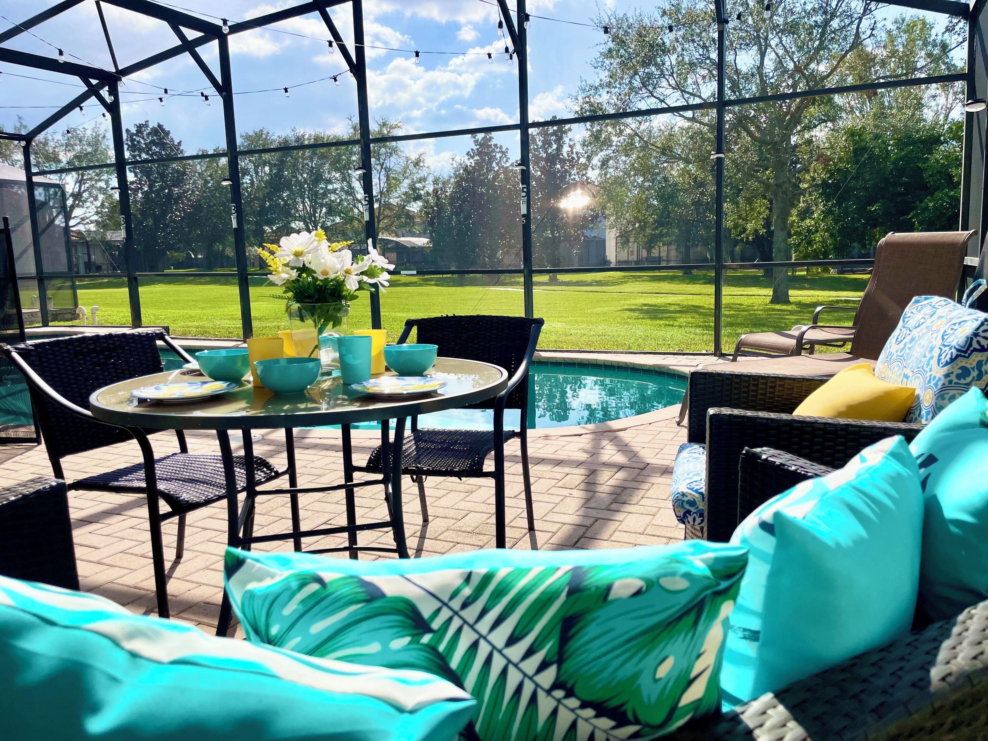 屋外ダイニングエリア