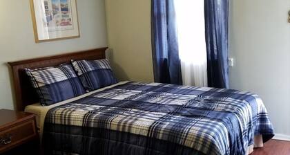 20 minutes to Niagara Falls, 20 mins to Buffalo