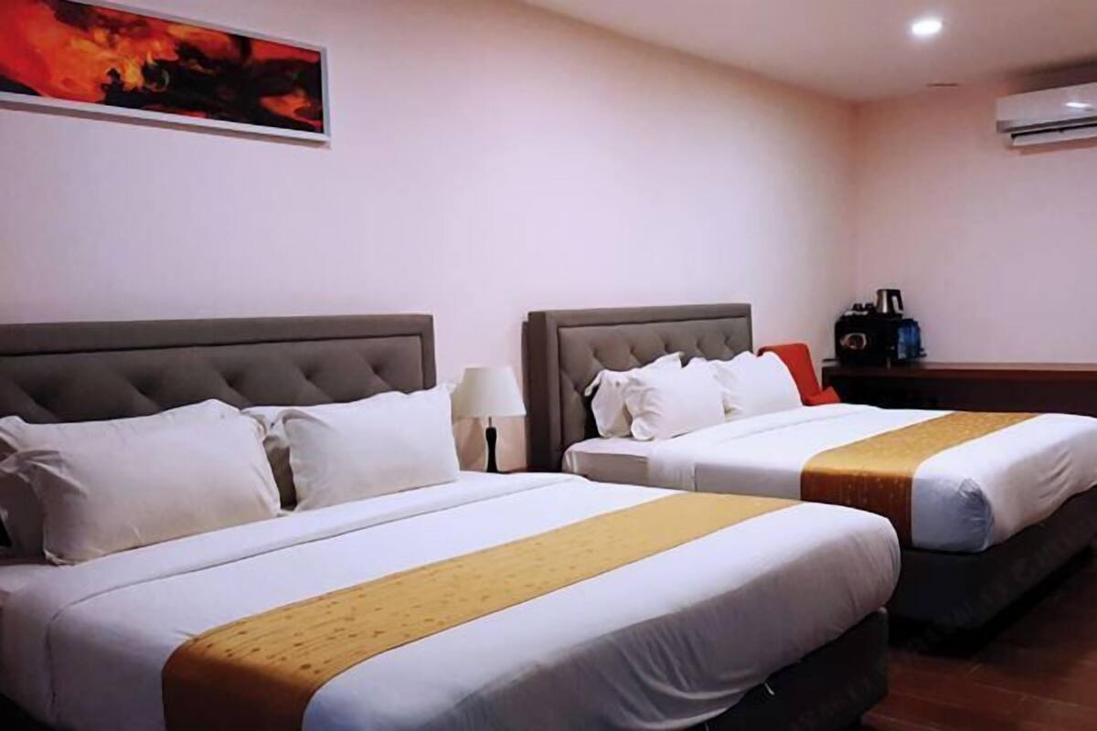In-room safe, desk, blackout drapes, soundproofing