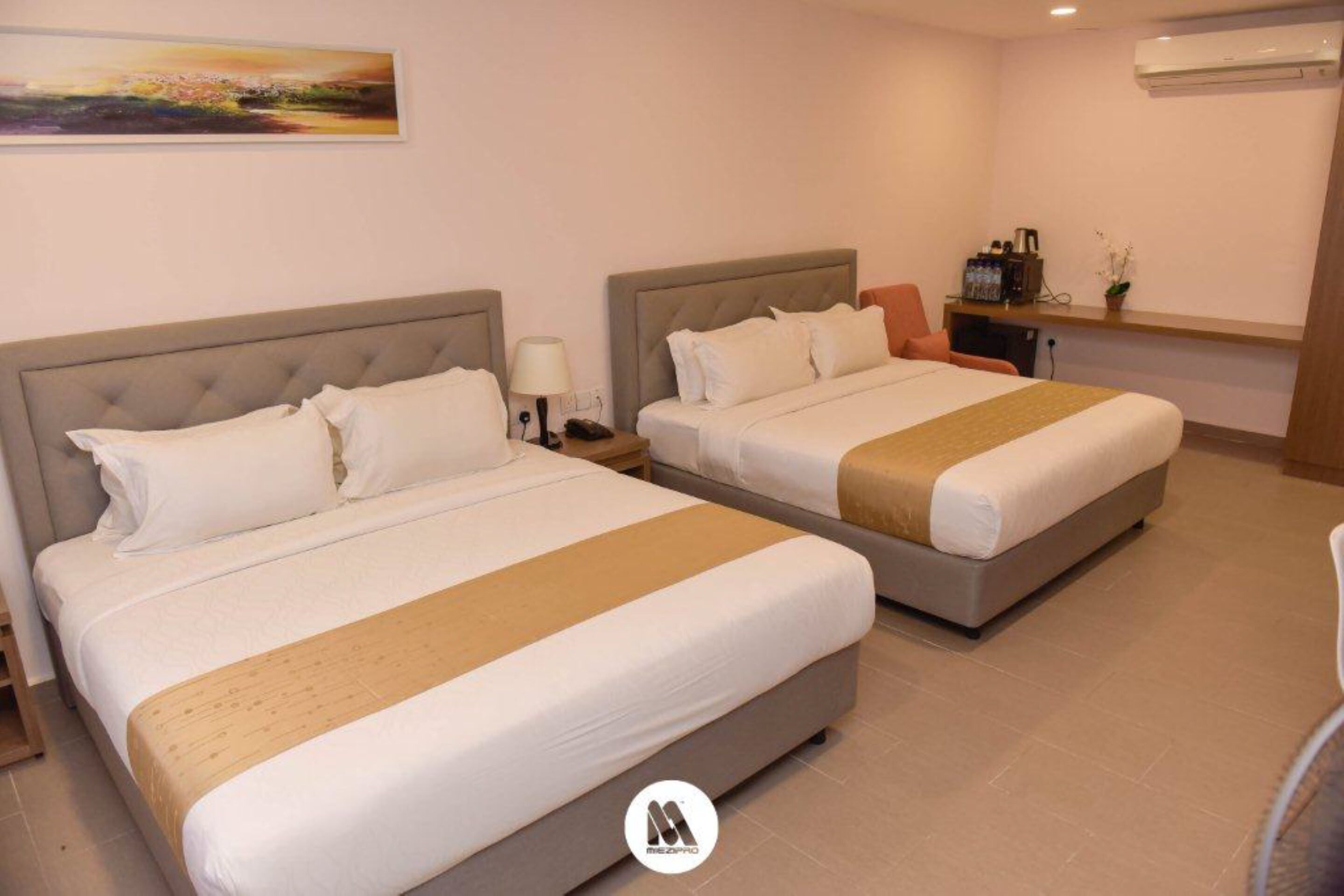 superior double | in-room safe, desk, blackout curtains, soundproofing