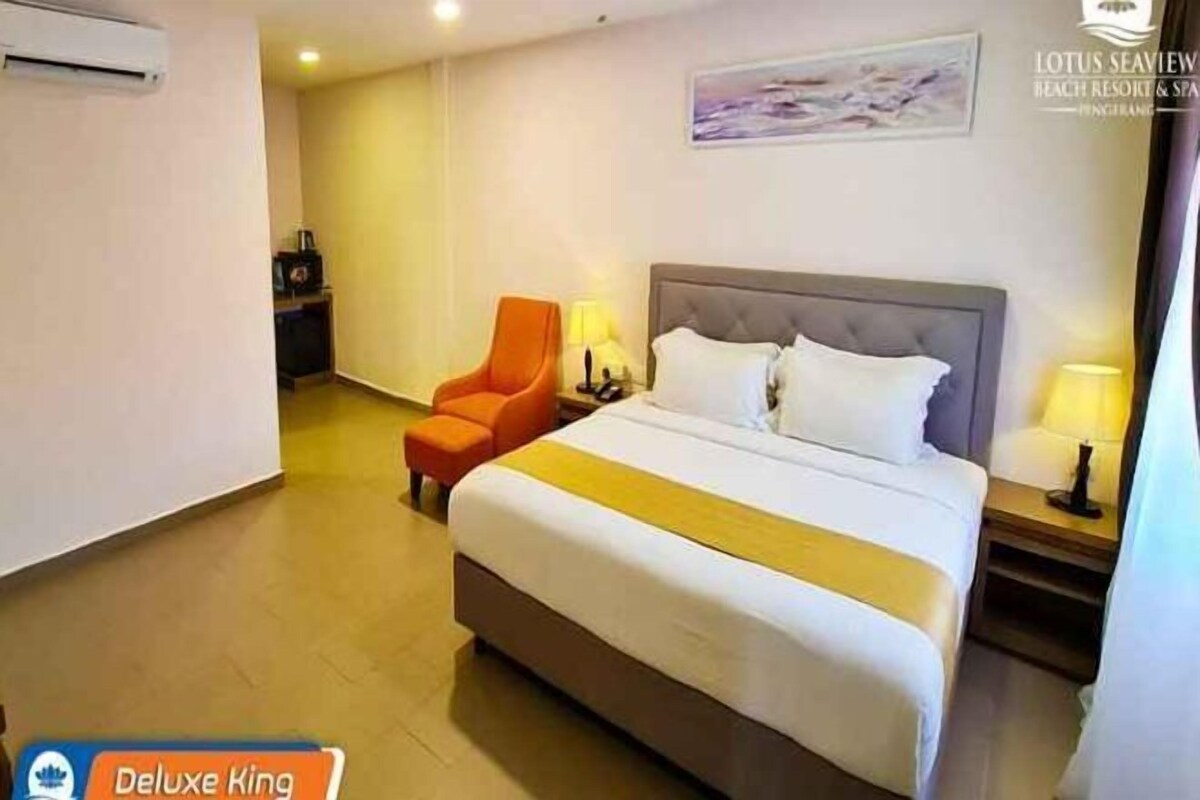 In-room safe, desk, blackout drapes, soundproofing