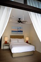 Premium bedding, in-room safe, desk, laptop workspace