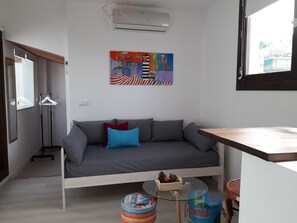 Living area - I ❤️ Attic center. Penthouse. (Granada)