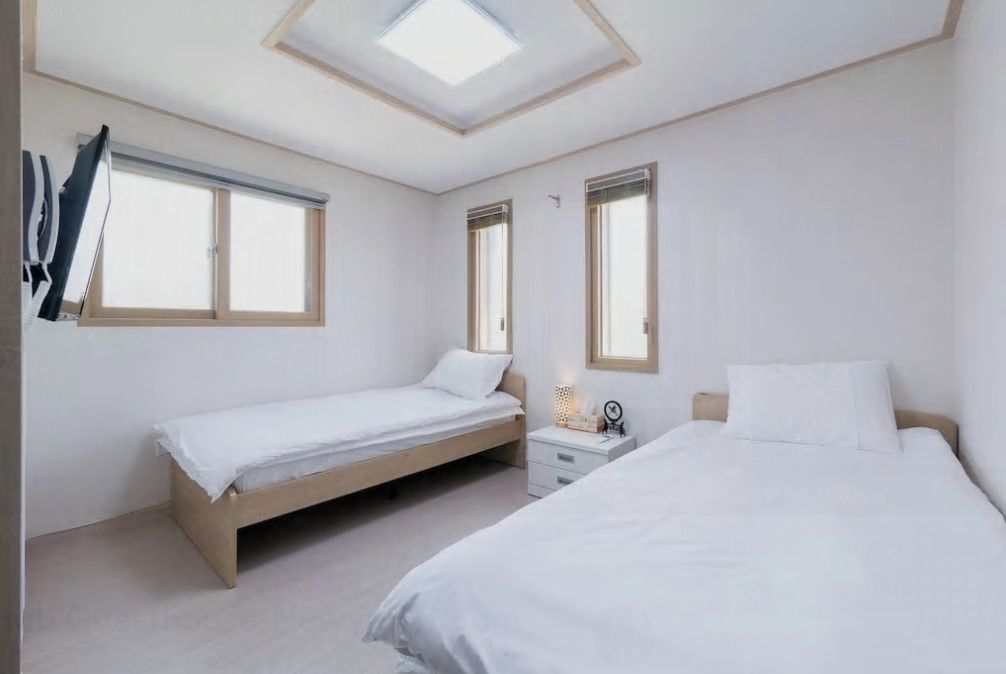 Twin Room | Blackout drapes, soundproofing, iron/ironing board, free WiFi