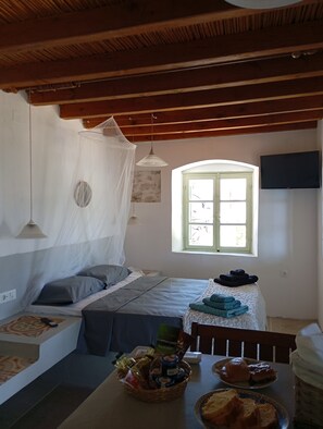 1 chambre, fer et planche Ă repasser, Wi-Fi, draps fournis