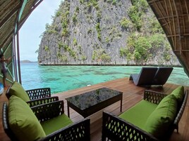 Luxury Studio Suite | Terrace/patio