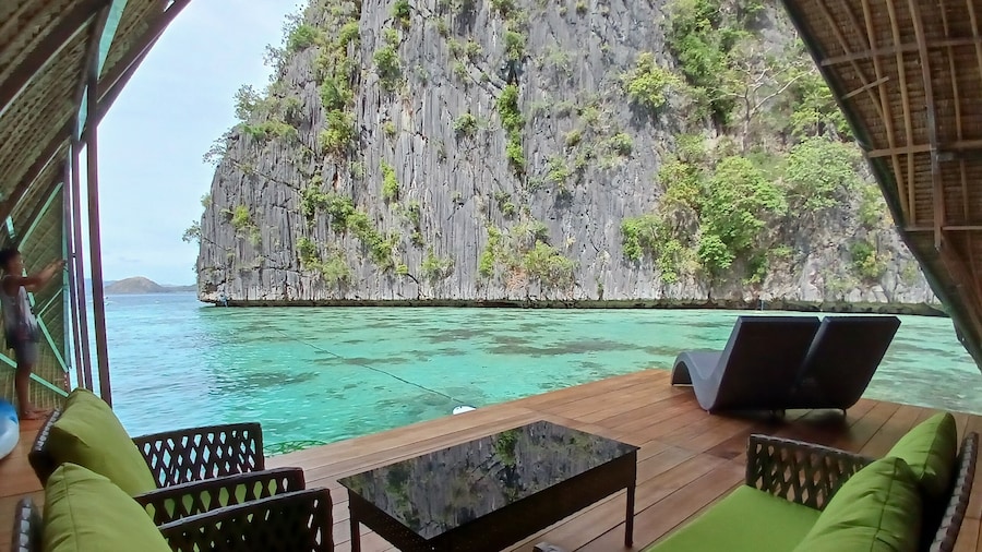 Paolyn Houseboats Coron Island