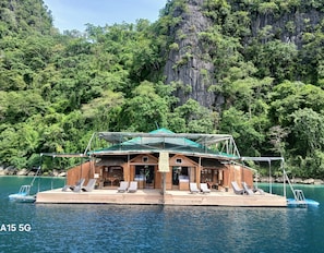 Exclusive Suite | 1 bedroom, in-room safe, desk, laptop workspace - Paolyn Floating House Restaurant (Coron)