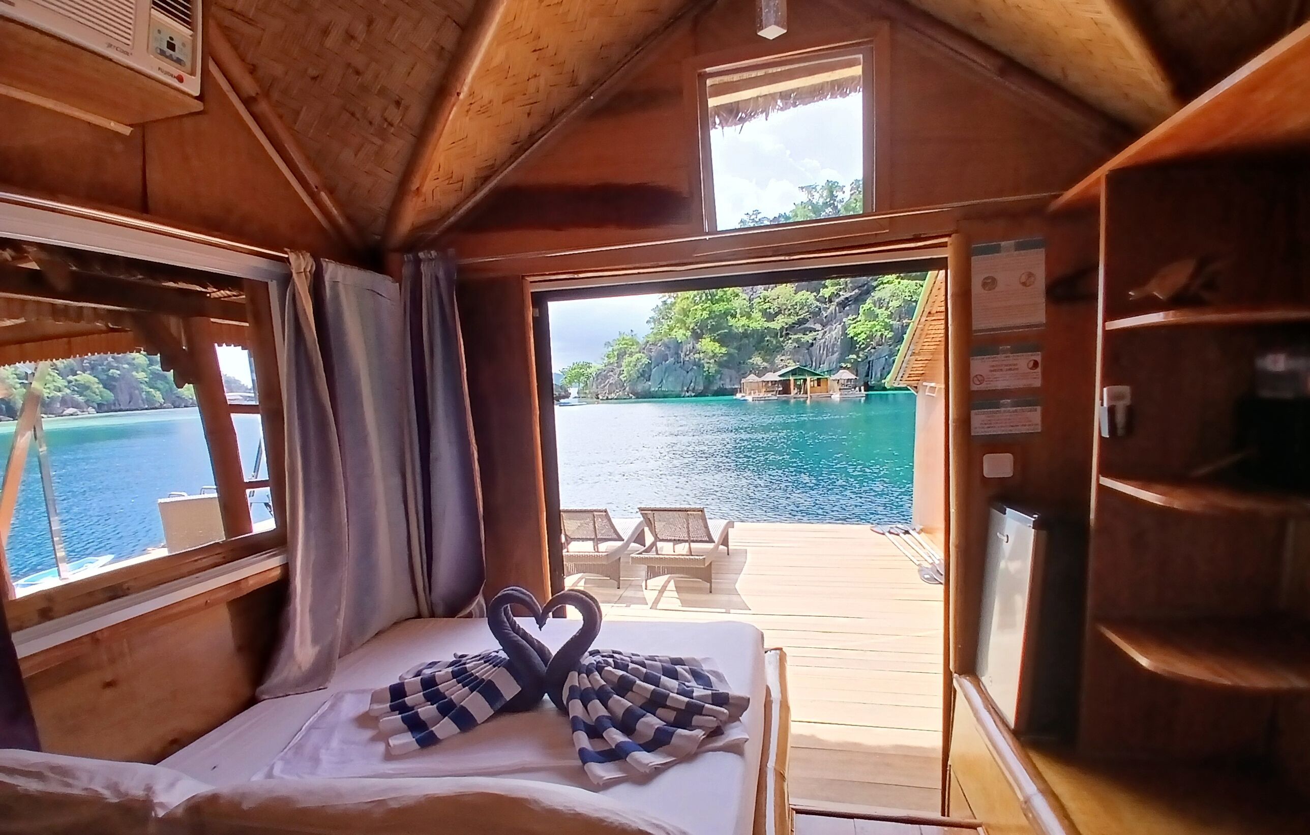 Suite exclusiva | 1 habitación, caja de seguridad en la habitación y escritorio 