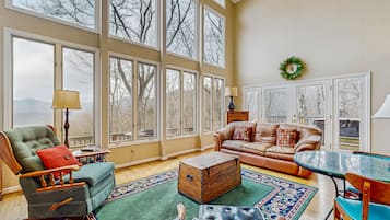 TV, fireplace, DVD player