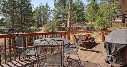 Adecuado para perros, casa con vista a la montaña y cocina completa, terraza y parrilla privada.