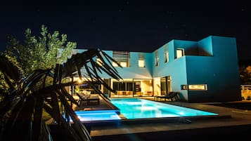 Piscine extérieure, piscine chauffée