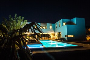 Piscina externa, piscina aquecida