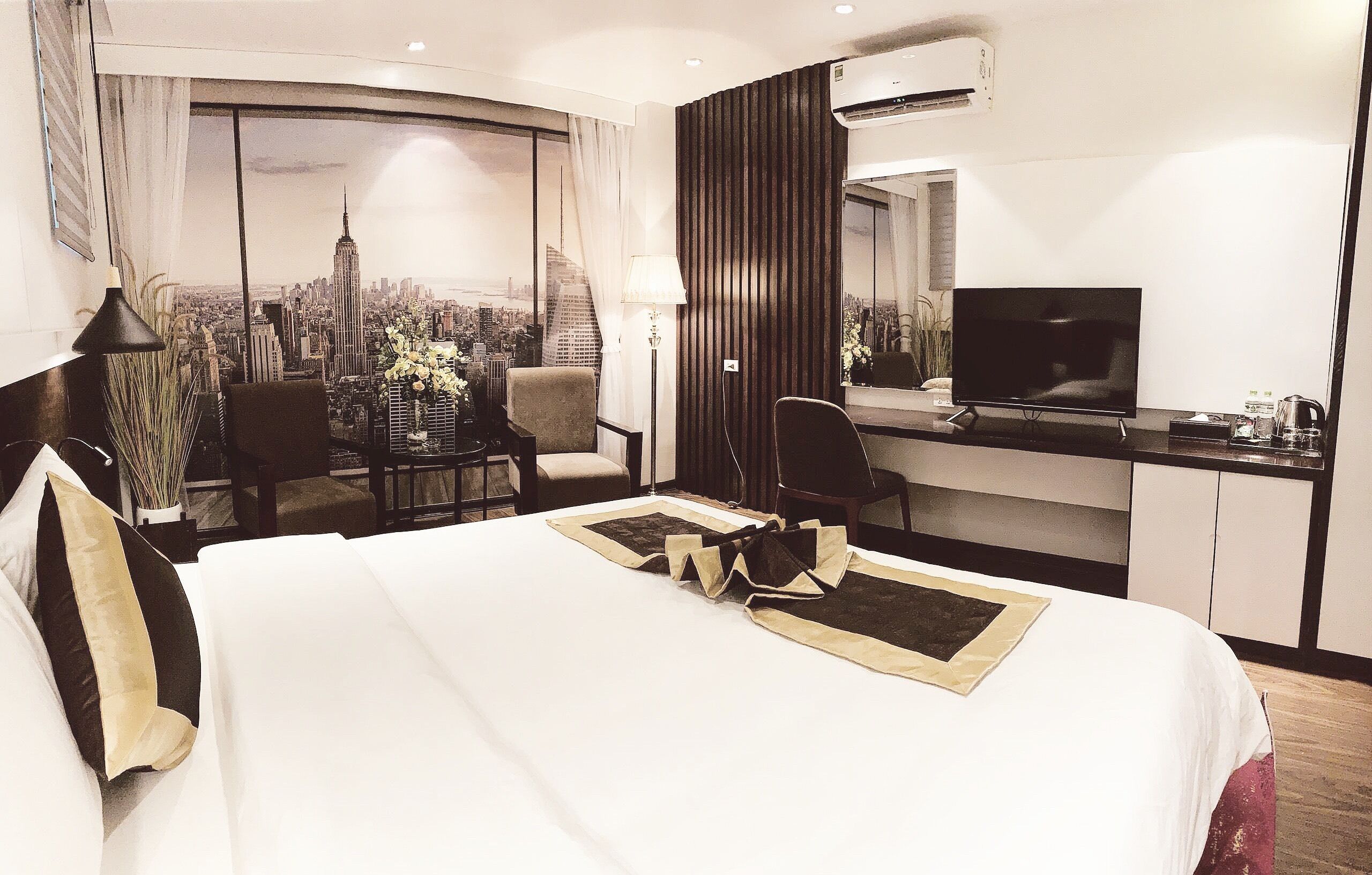 minibar, in-room safe, desk, free wifi