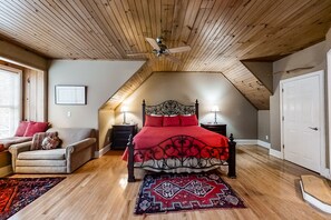 3 bedrooms, iron/ironing board, internet, bed sheets