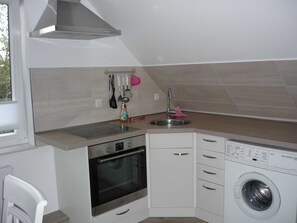 Kühlschrank, Mikrowelle, Ofen