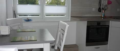 Kühlschrank, Mikrowelle, Ofen