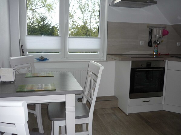 Fridge, microwave, oven