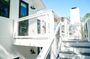 Property grounds - Peaceful Easy Living, -- just 3 blocks to the beach and a short walk to Seaside. (Santa Rosa Beach)