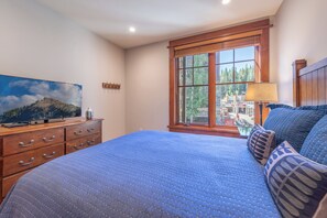3 bedrooms, iron/ironing board, free WiFi, bed sheets - Luxury 3BD Village at Northstar Residence - Iron Horse North 204 (Truckee)