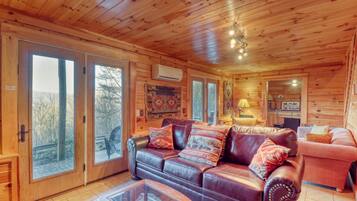 TV, fireplace, DVD player