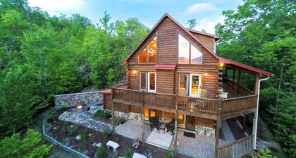 Large cabin with wrap-around porch, fireplace & wet bar