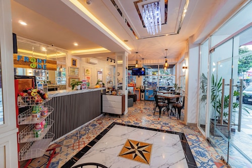 Front One Budget Hotel Slamet Riyadi Solo