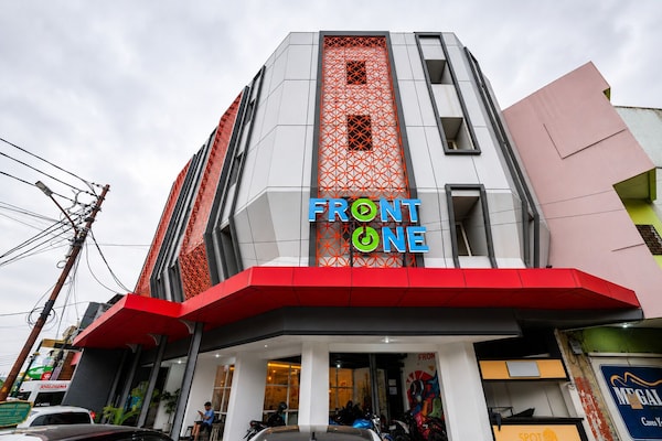 Front One Budget Hotel Slamet Riyadi Solo - Surakarta