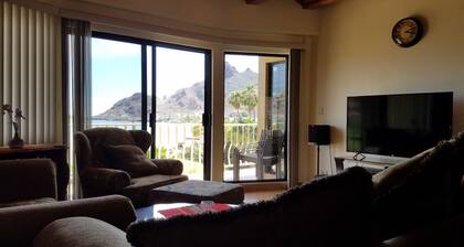 Fresh, new 2BR 2 Bath Ocean view Condo, heated pool , jacuzzi , shaded parking