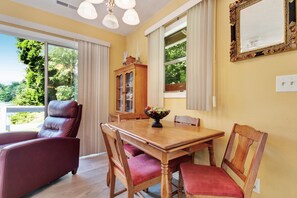 Dining - Cozy cottage with river & mountain views and outdoor firepit (Sylva)