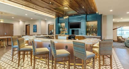 Cambria Hotel Davenport Quad Cities