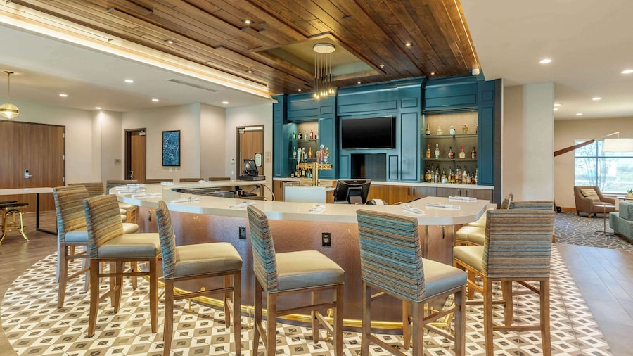Cambria Hotel Davenport Quad Cities