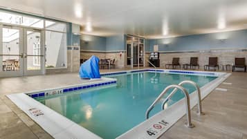 Indoor pool, pool loungers