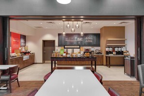 Petit déjeuner buffet compris tous les jours