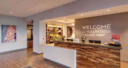 Hampton Inn & Suites Nashville North Skyline