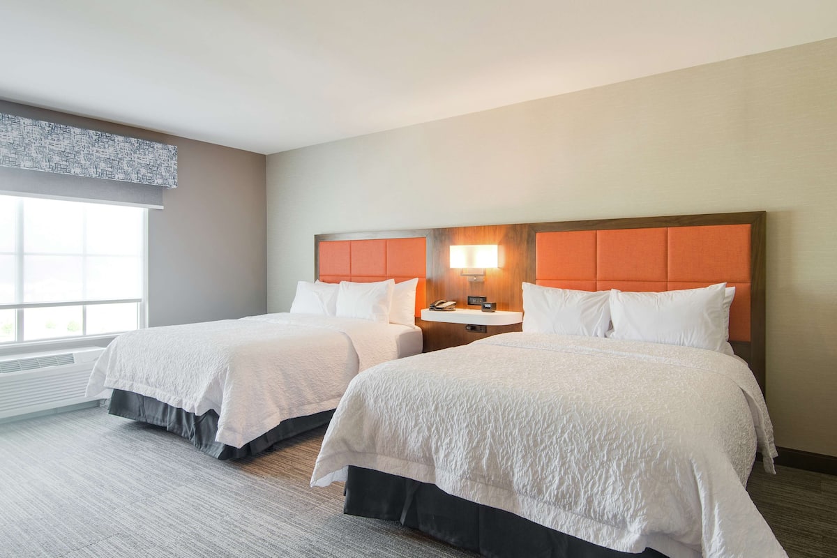 Room, 2 Queen Beds, Accessible, Bathtub | 1 bedroom, premium bedding, in-room safe, desk