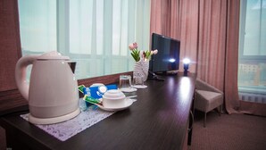 Comfort Room | Blackout curtains, soundproofing, iron/ironing board (on request)