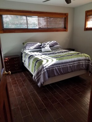 3 habitaciones, tabla de planchar con plancha y wifi gratis 