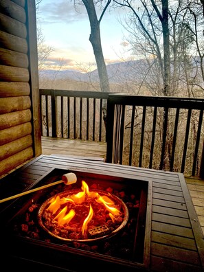 Property grounds - Peaceful Retreat with amazing view! Pickleball, golf, 3 pools. Minutes to town. (Gatlinburg)